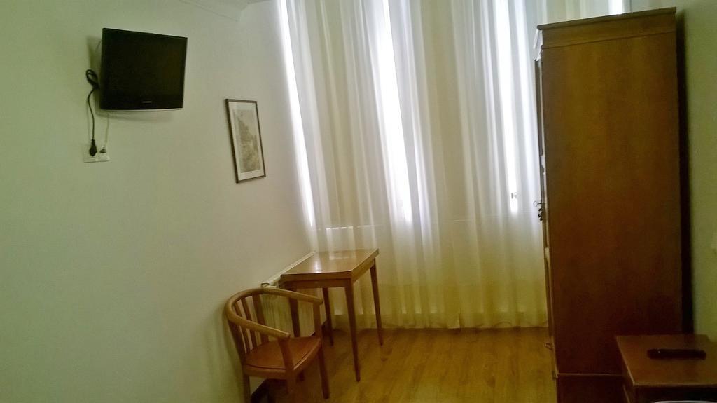 Hostal El Cairo Ferrol Luaran gambar
